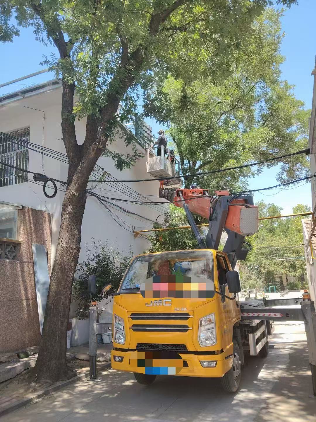 澄城县高空作业车能吊装重物吗？最大承载多少公斤？